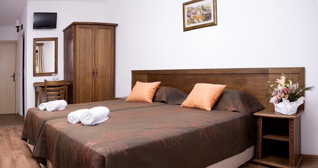 Strannopriemnitsa Guest House โบแจนซี ห้อง รูปภาพ