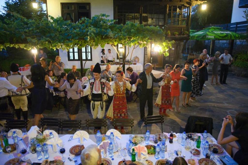Strannopriemnitsa Guest House โบแจนซี ภายนอก รูปภาพ