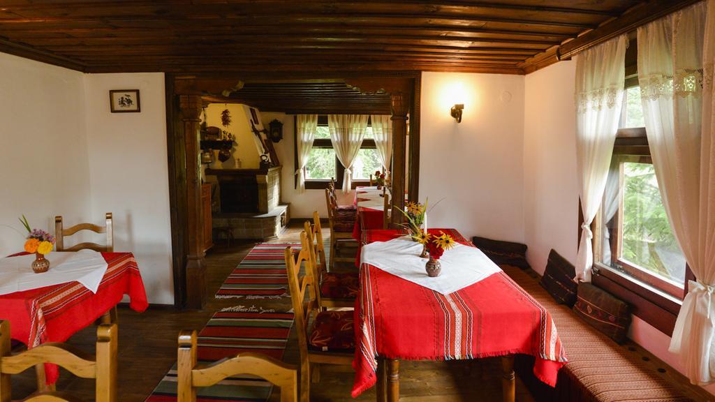 Strannopriemnitsa Guest House โบแจนซี ภายนอก รูปภาพ