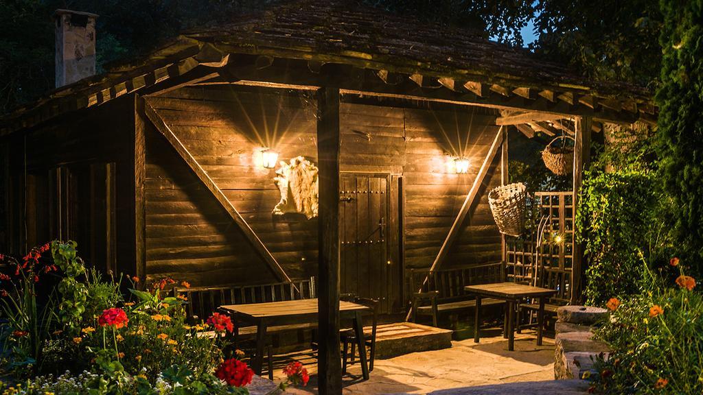 Strannopriemnitsa Guest House โบแจนซี ภายนอก รูปภาพ