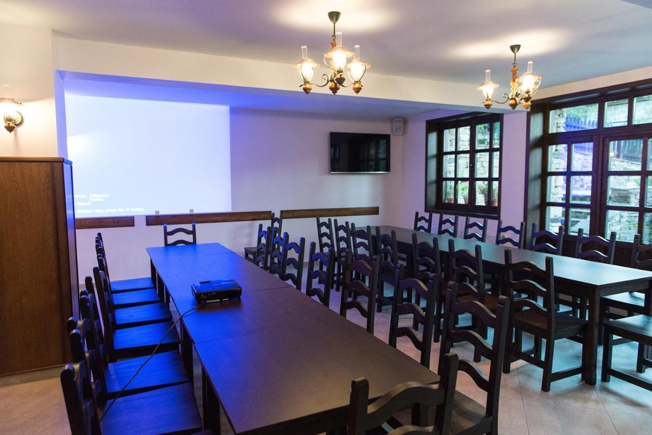 Strannopriemnitsa Guest House โบแจนซี ภายนอก รูปภาพ